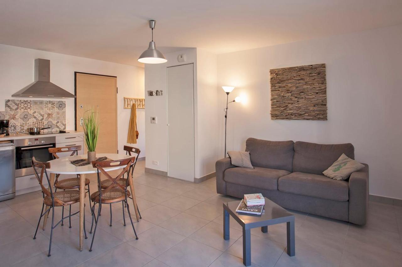 L'orangeraie Calvi centre à 300m de la plage et du port parking privé Exterior foto